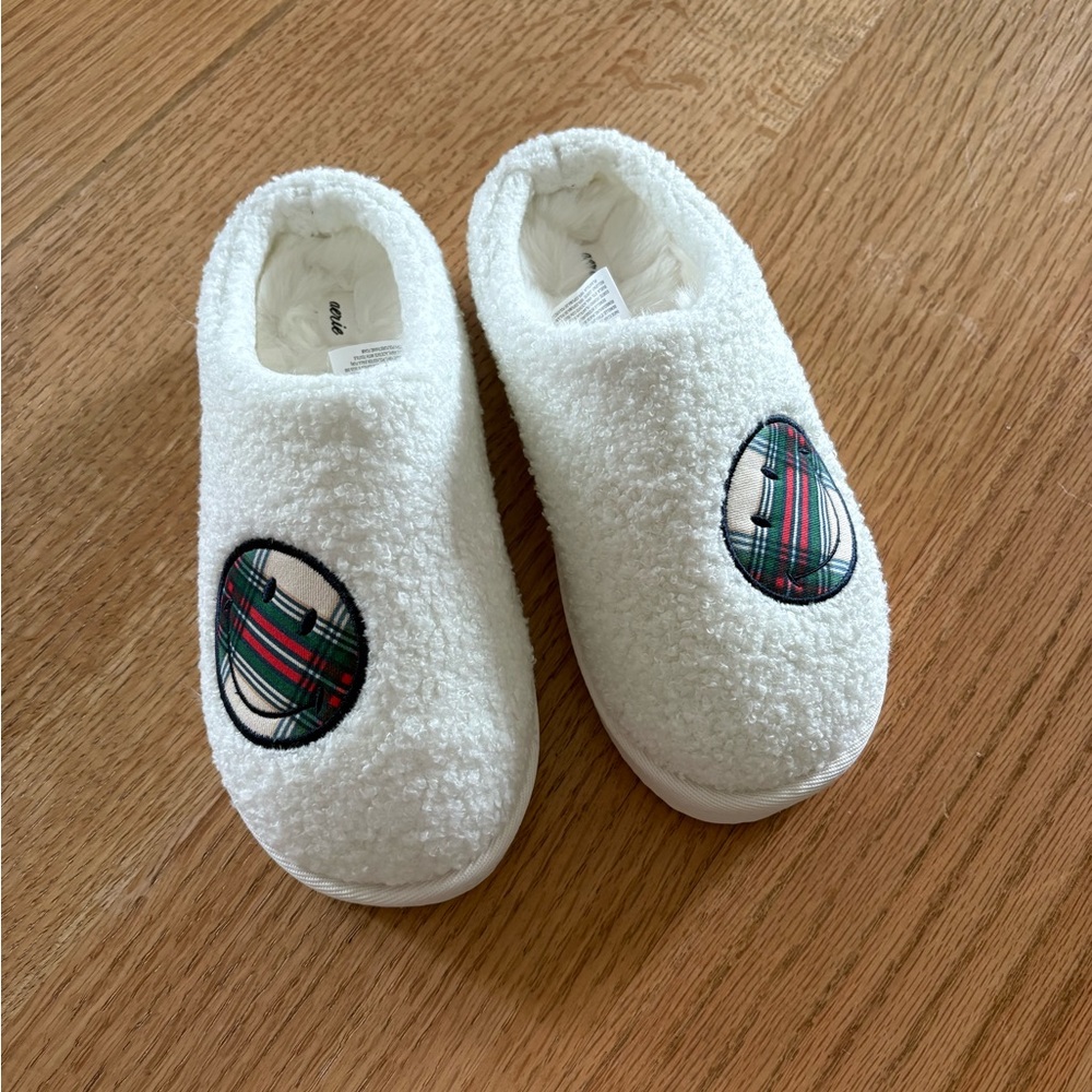 Aerie slippers